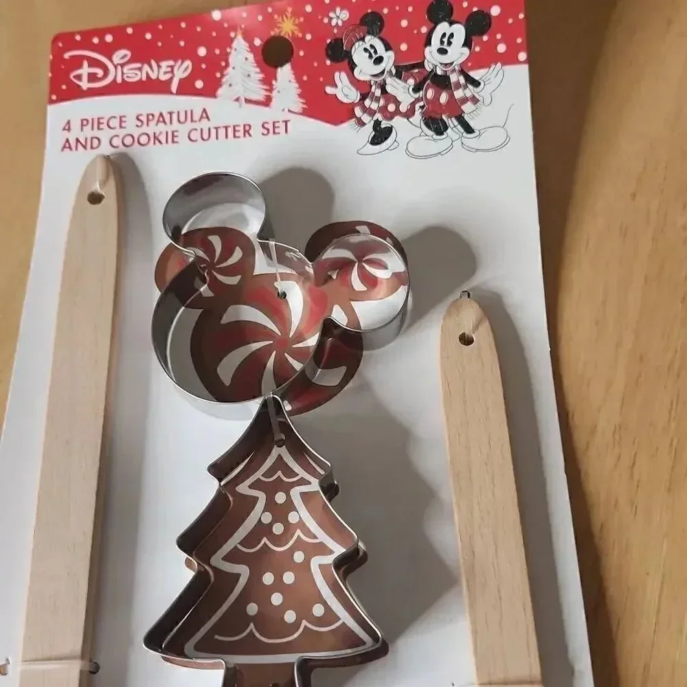 Disney Christmas Mickey Mouse 4 piece spatula and cookie cutter set